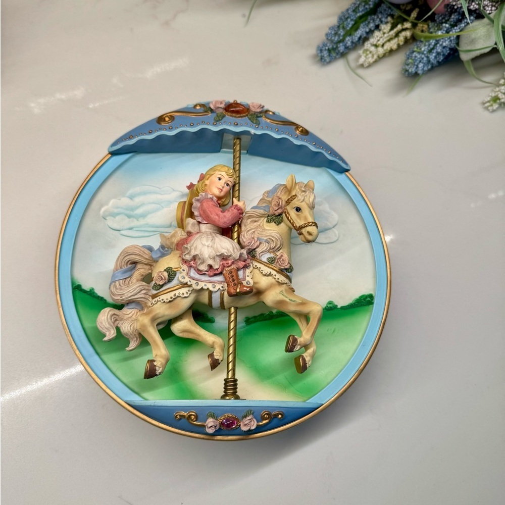 Bradford Exchange 1994 Carousel
Daydreams Swept Away Musical motion plate